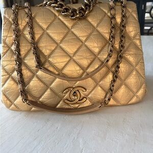 CHANEL Metallic Gold Quilted Shoulder Bag